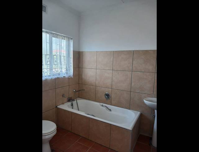 2 BEDROOM DUPLEX FOR SALE IN SCOTTBURGH CENTRAL